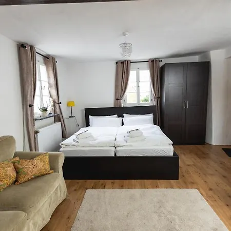 Seminarhaus Heim Retreat, Fachwerkhaus Von 1451, Yoga, Naturgarten Für 10 Personen Apartamento Ellenz-Poltersdorf