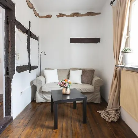 Apartment Zur Alten Weinkelter: Historic Timbered House With Bike Storage