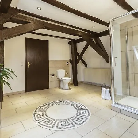 Zur Alten Weinkelter: Historic Timbered House With Bike Storage Ellenz-Poltersdorf
