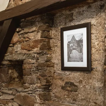 Apartment Zur Alten Weinkelter: Historic Timbered House With Bike Storage *