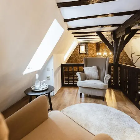 Zur Alten Weinkelter: Historic Timbered House With Bike Storage