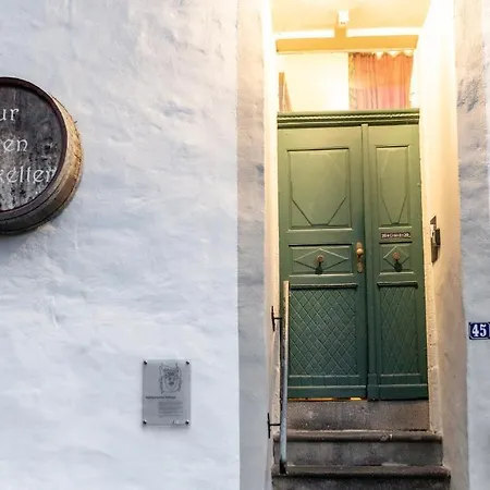 Apartment Zur Alten Weinkelter: Historic Timbered House With Bike Storage *
