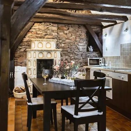 Apartment Zur Alten Weinkelter: Historic Timbered House With Bike Storage Ellenz-Poltersdorf