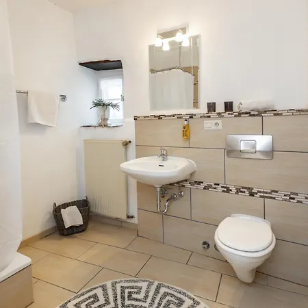 Seminarhaus Heim Retreat, Fachwerkhaus Von 1451, Yoga, Naturgarten Fuer 10 Personen Daire *