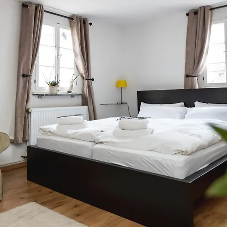 Seminarhaus Heim Retreat, Fachwerkhaus Von 1451, Yoga, Naturgarten Fuer 10 Personen Daire Ellenz-Poltersdorf