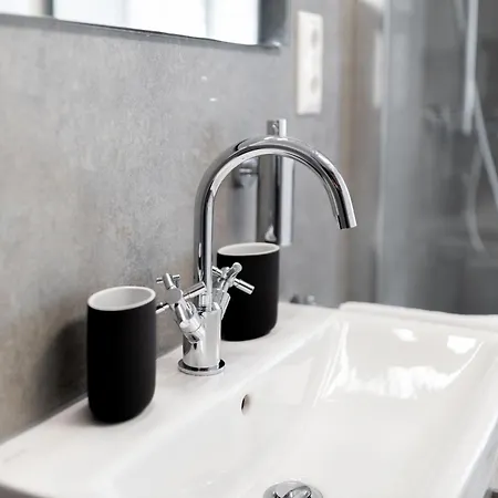 Seminarhaus Heim Retreat, Fachwerkhaus Von 1451, Yoga, Naturgarten Fuer 10 Personen Apartamento