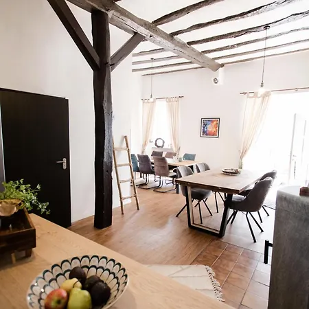 Seminarhaus Heim Retreat, Fachwerkhaus Von 1451, Yoga, Naturgarten Fuer 10 Personen Appartement