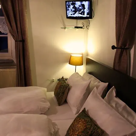 Apartment Zur Alten Weinkelter: Historic Timbered House With Bike Storage Ellenz-Poltersdorf