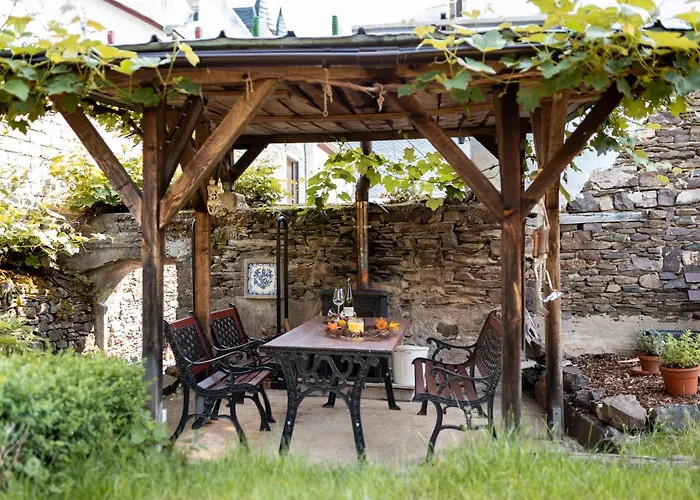 Appartement Seminarhaus Heim Retreat, Fachwerkhaus Von 1451, Yoga, Naturgarten Fuer 10 Personen Ellenz-Poltersdorf