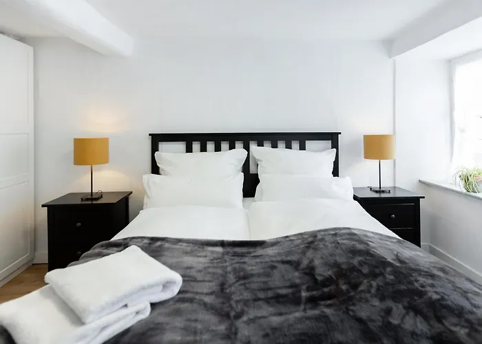 Seminarhaus Heim Retreat, Fachwerkhaus Von 1451, Yoga, Naturgarten Fuer 10 Personen 아파트 엘렌츠폴터스도프