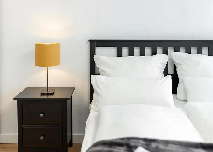 Appartement Seminarhaus Heim Retreat, Fachwerkhaus Von 1451, Yoga, Naturgarten Fuer 10 Personen Ellenz-Poltersdorf