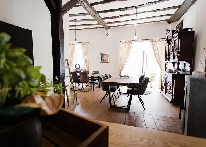 아파트 Seminarhaus Heim Retreat, Fachwerkhaus Von 1451, Yoga, Naturgarten Fuer 10 Personen