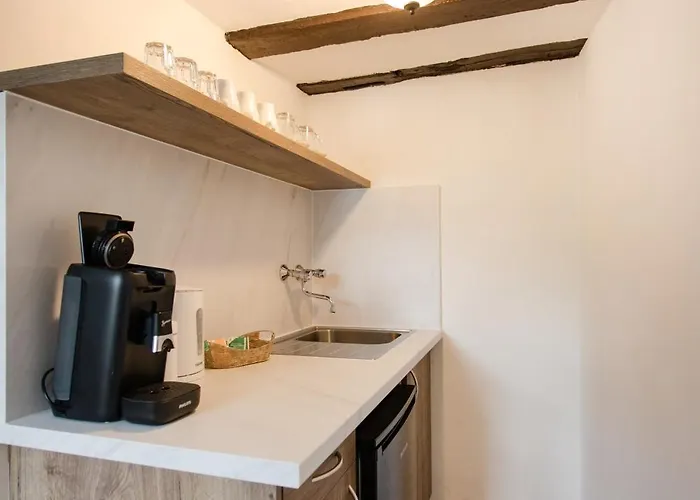 Zur Alten Weinkelter: Historic Timbered House With Bike Storage