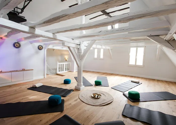 Seminarhaus Heim Retreat, Fachwerkhaus Von 1451, Yoga, Naturgarten Fuer 10 Personen 아파트 엘렌츠폴터스도프