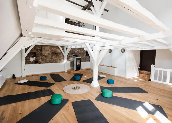 아파트 Seminarhaus Heim Retreat, Fachwerkhaus Von 1451, Yoga, Naturgarten Fuer 10 Personen